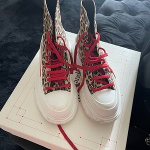 Alexander Mcqueens (In season)